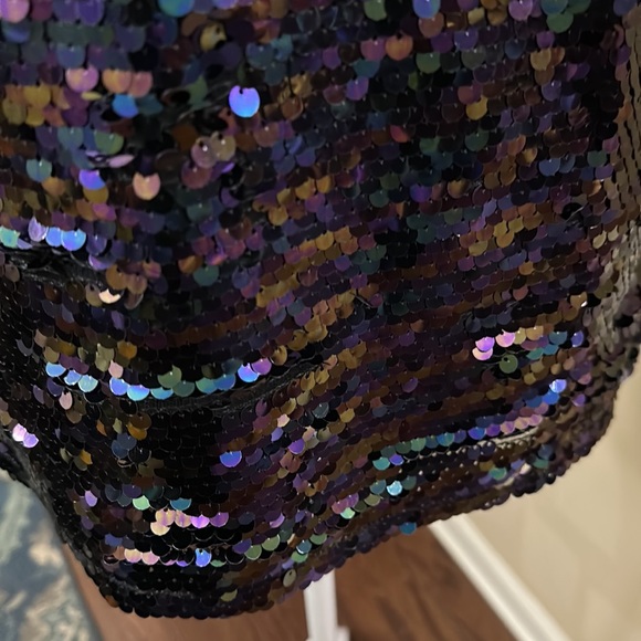 NWT  FOREVER 21 WOMEN Sequins top ,size small - Picture 7 of 10